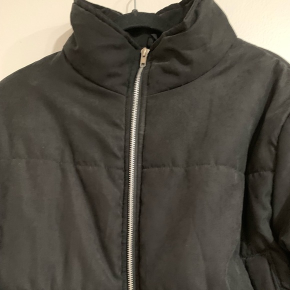 Black Peach Skin Cropped Bubble Puffer Jacket by Pretty Little Thing. Size 6 - Picture 11 of 11